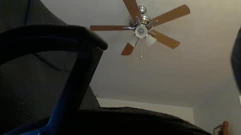 Snapshot of thereisnospoon1970 chatting on December 3, 12:55 pm Neo online show from December 3, 12:55 pm