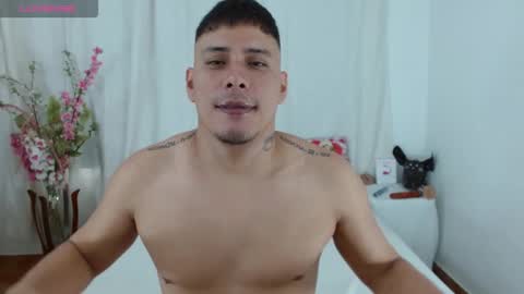 therockalejandro online show from May 28, 12:14 pm