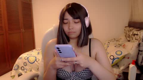 Snapshot of thetalkingbutt chatting on December 4, 2:14 am Mai online show from December 4, 2:14 am