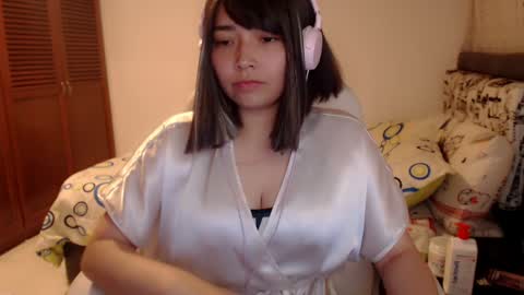 Snapshot of thetalkingbutt chatting on December 6, 1:57 am Mai online show from December 6, 1:57 am