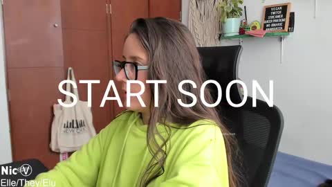 Nicole online show from October 21, 2:54 pm