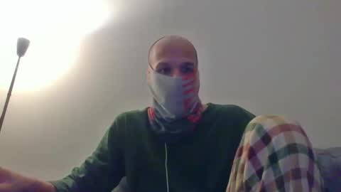 Snapshot of thetubedscarfguy chatting on October 21, 6:18 am Scarf guy online show from October 21, 6:18 am
