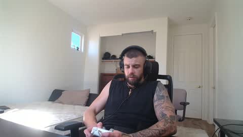 Snapshot of theufcfan_8181 chatting on September 9, 10:43 pm troy online show from September 9, 10:43 pm