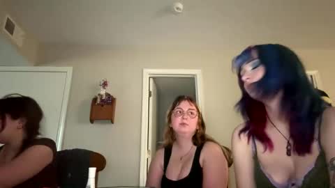 thewildwildwest online show from March 21, 11:19 pm