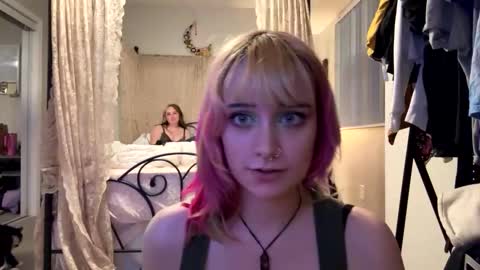 thewildwildwest online show from November 2, 4:01 am