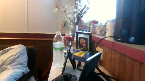 Snapshot of theycallmemellowthebreeze chatting on September 20, 9:40 pm mellow online show from September 20, 9:40 pm