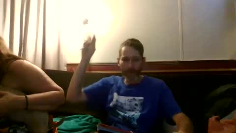 Snapshot of theycallmemellowthebreeze chatting on September 30, 2:44 am mellow online show from September 30, 2:44 am