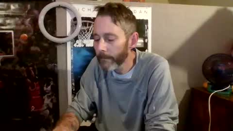 Snapshot of theycallmemellowthebreeze chatting on October 25, 12:11 am mellow online show from October 25, 12:11 am