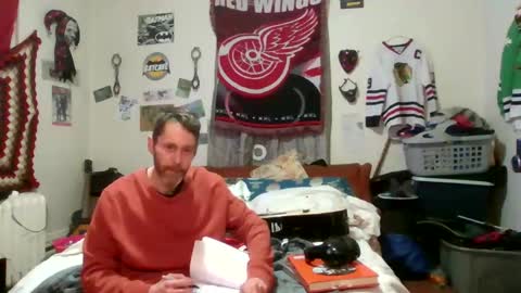 Snapshot of theycallmemellowthebreeze chatting on March 11, 1:59 am mellow online show from March 11, 1:59 am