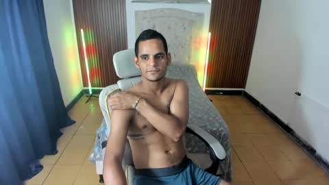 thiago delicius online show from September 19, 12:53 pm