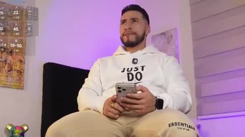 Thiago online show from February 17, 12:31 am