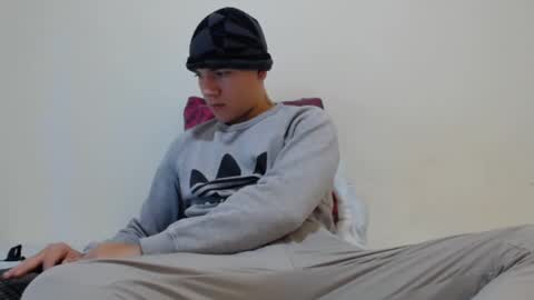 Thiago independent model online show from January 4, 6:41 am
