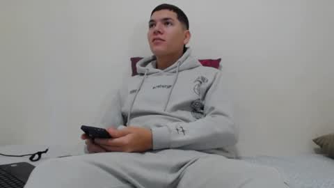 Thiago independent model online show from January 25, 8:42 am