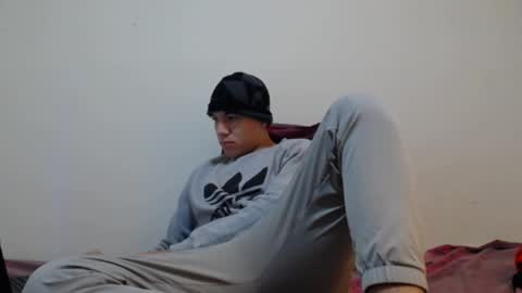 Thiago independent model online show from December 17, 9:50 am