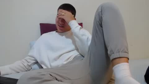 Thiago independent model online show from January 4, 10:45 pm