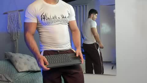 THIAGO online show from May 6, 8:59 pm