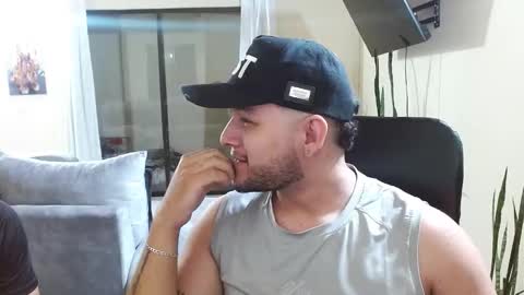 Thiago And Felipe online show from September 29, 12:42 am