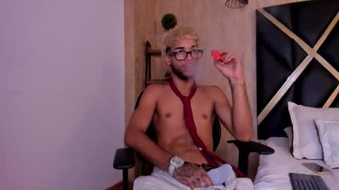 ThiagoFerreti online show from September 27, 3:59 am