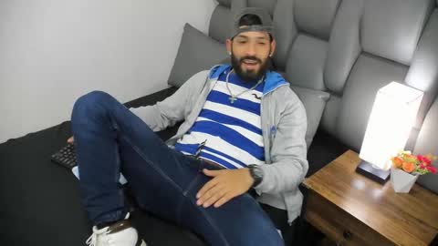 Thia Gomez online show from March 9, 7:18 pm