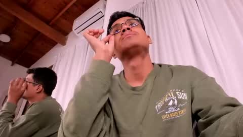 thiagovega_ online show from May 15, 5:16 am