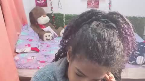thiana_horny online show from July 15, 2:22 pm