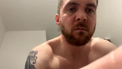Snapshot of thickandmeaty9incher chatting on December 26, 9:04 pm thickandmeaty9incher online show from December 26, 9:04 pm