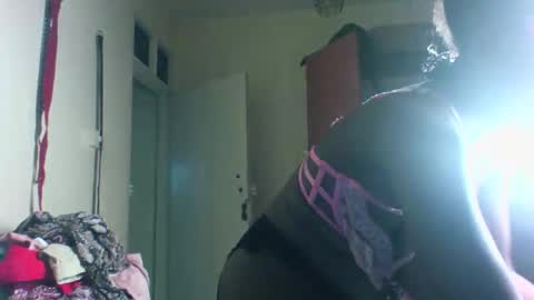 lovlyn online show from November 5, 1:46 pm