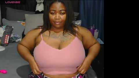 phindy online show from October 15, 7:37 pm