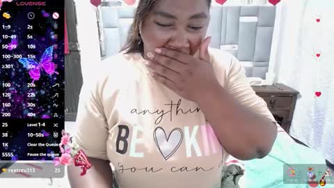 Snapshot of thickebonymilf chatting on September 12, 5:20 am XIOMARA online show from September 12, 5:20 am