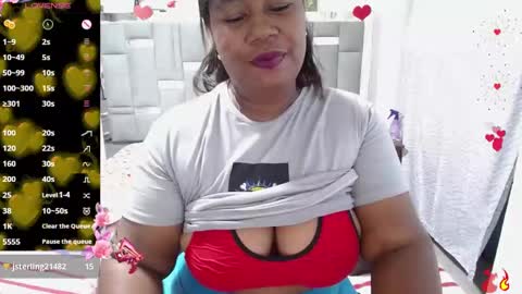 Snapshot of thickebonymilf chatting on September 18, 5:22 am XIOMARA online show from September 18, 5:22 am