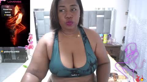 Snapshot of thickebonymilf chatting on February 7, 4:59 am XIOMARA online show from February 7, 4:59 am