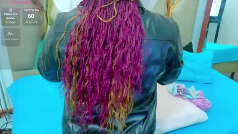 thickeebonyy online show from October 19, 7:40 pm