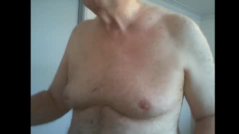 Snapshot of thickmelnik chatting on March 10, 12:07 am James online show from March 10, 12:07 am