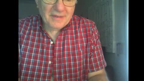 Snapshot of thickmelnik chatting on February 21, 11:43 pm James online show from February 21, 11:43 pm