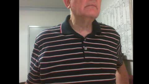 Snapshot of thickmelnik chatting on February 6, 12:59 pm James online show from February 6, 12:59 pm