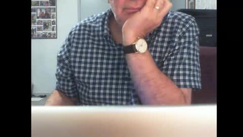 Snapshot of thickmelnik chatting on March 2, 2:21 pm James online show from March 2, 2:21 pm