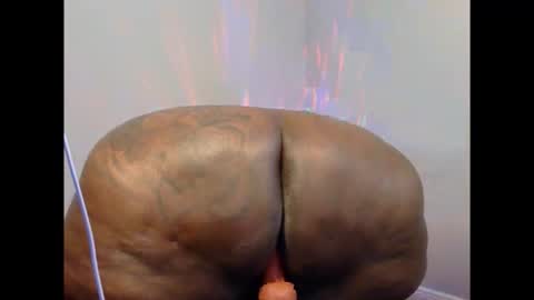 Thickumzz41 online show from June 2, 12:34 am