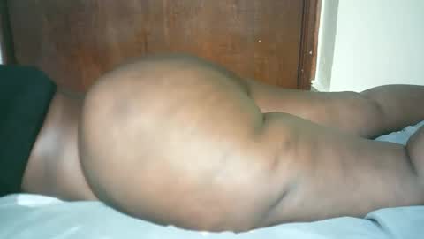 thickybabe_05 online show from January 28, 12:00 pm