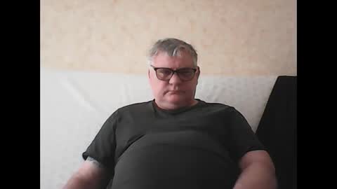 Snapshot of thierrysymp chatting on December 23, 10:42 am Thierrysymp online show from December 23, 10:42 am