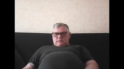 Snapshot of thierrysymp chatting on December 31, 9:21 am Thierrysymp online show from December 31, 9:21 am