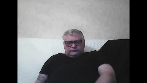 Snapshot of thierrysymp chatting on December 17, 5:47 pm Thierrysymp online show from December 17, 5:47 pm