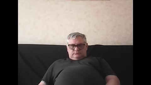 Snapshot of thierrysymp chatting on January 1, 10:32 am Thierrysymp online show from January 1, 10:32 am