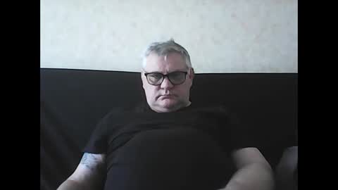 Snapshot of thierrysymp chatting on December 7, 11:01 am Thierrysymp online show from December 7, 11:01 am