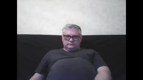 Snapshot of thierrysymp chatting on December 3, 5:17 pm Thierrysymp online show from December 3, 5:17 pm