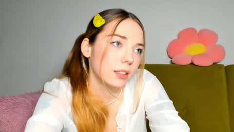 Snapshot of thisisamelia chatting on December 1, 4:32 pm Amelia shows on mondays fridays and sundays if anything changes im giving updates on my fansly online show from December 1, 4:32 pm
