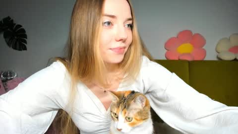 Snapshot of thisisamelia chatting on December 2, 5:10 pm Amelia shows on mondays fridays and sundays if anything changes im giving updates on my fansly online show from December 2, 5:10 pm
