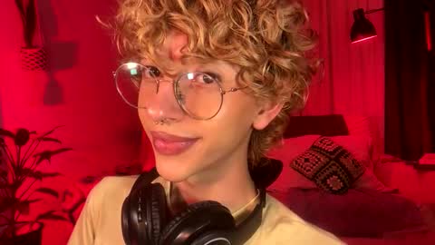 Damiano online show from April 22, 9:44 pm