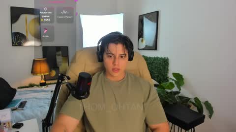 thom_ohtani online show from April 3, 1:34 am