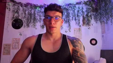 Snapshot of thomas_fuckboy chatting on February 9, 9:37 am Thomas Grey online show from February 9, 9:37 am