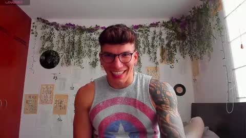 Snapshot of thomas_fuckboy chatting on February 10, 8:42 pm Thomas Grey online show from February 10, 8:42 pm